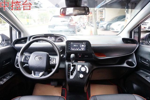 七人座.八氣囊.雙電滑門.車道偏移.盲點.後座空調.一手車.只跑4萬.全車100%原版件.原廠保固中.零頭款.可全額貸  第5張相片
