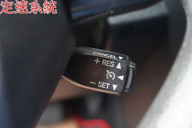 七人座.八氣囊.雙電滑門.車道偏移.盲點.後座空調.一手車.只跑4萬.全車100%原版件.原廠保固中.零頭款.可全額貸  第18張相片