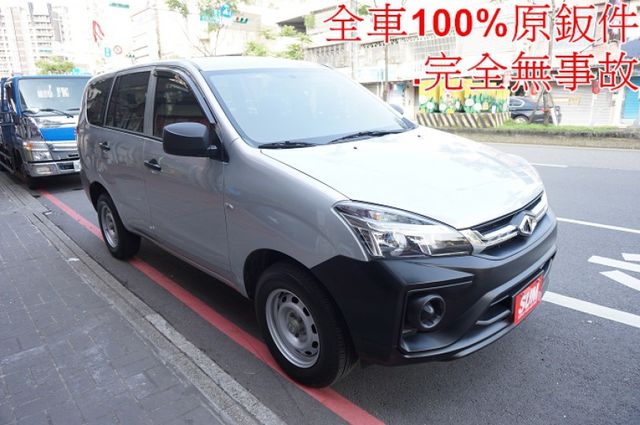 一手車.只跑1萬.全程原廠保養.全車100%原版件.車美如新.零頭款.可全額貸  第2張相片