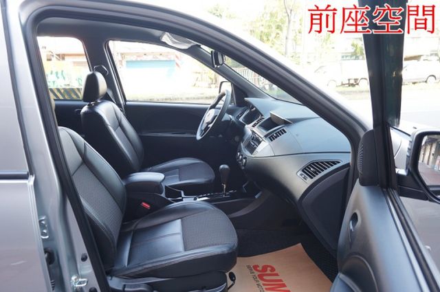 一手車.只跑1萬.全程原廠保養.全車100%原版件.車美如新.零頭款.可全額貸  第6張相片