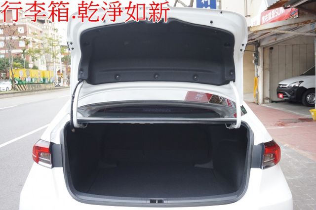 9安.ACC跟車.LTA車道循跡.一手車.只跑5萬.全車100%原鈑件.原廠保固中.零頭款.可全貸  第8張相片