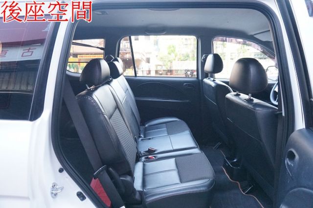 一手車.只跑4萬.里程保證.全車100%原版件.車美如新.零頭款.可全額貸  第7張相片