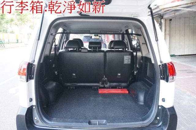 一手車.只跑4萬.里程保證.全車100%原版件.車美如新.零頭款.可全額貸  第8張相片