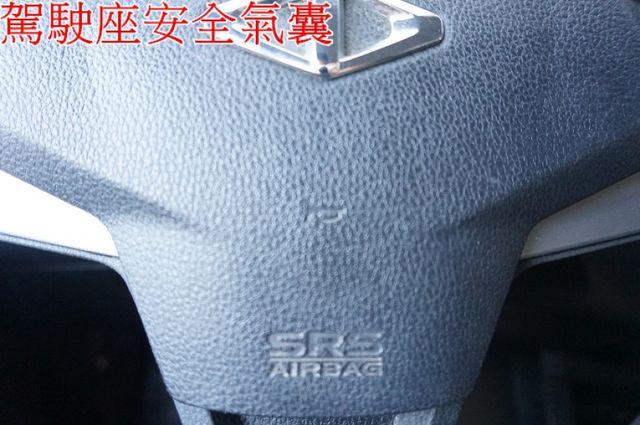 一手車.只跑4萬.里程保證.全車100%原版件.車美如新.零頭款.可全額貸  第15張相片