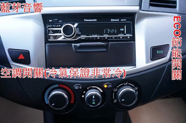 一手車.只跑4萬.里程保證.全車100%原版件.車美如新.零頭款.可全額貸  第18張相片