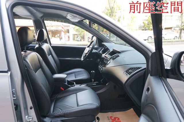豪華型.鋁圈.後座空調.一手車.只跑4萬.全程原廠保養.全車100%原版件.車美如新.零頭款.可全額貸  第6張相片