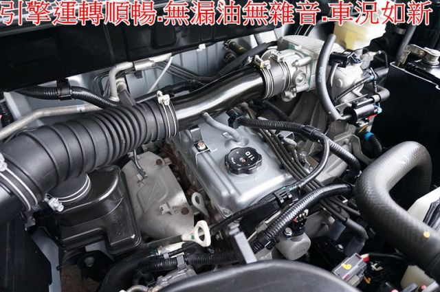 豪華型.鋁圈.後座空調.一手車.只跑4萬.全程原廠保養.全車100%原版件.車美如新.零頭款.可全額貸  第11張相片