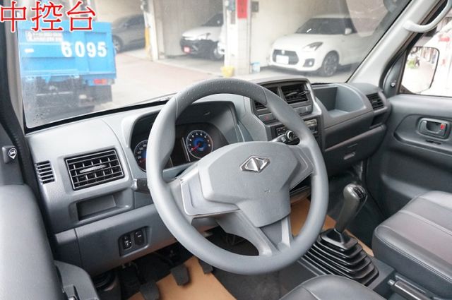 菱利廂車A180.2人座.一手車.只跑5萬.全程原廠保養.全車100%原鈑件.車美如新.零頭款.可全額貸  第5張相片