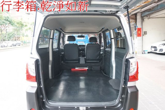 菱利廂車A180.2人座.一手車.只跑5萬.全程原廠保養.全車100%原鈑件.車美如新.零頭款.可全額貸  第8張相片