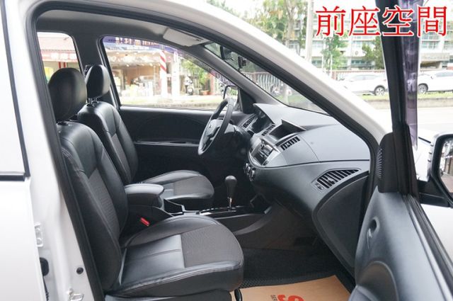 一手車.只跑6萬.里程保證.全車100%原版件.車美如新.零頭款.可全額貸  第6張相片