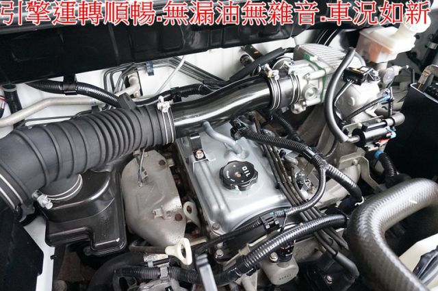 一手車.只跑6萬.里程保證.全車100%原版件.車美如新.零頭款.可全額貸  第11張相片