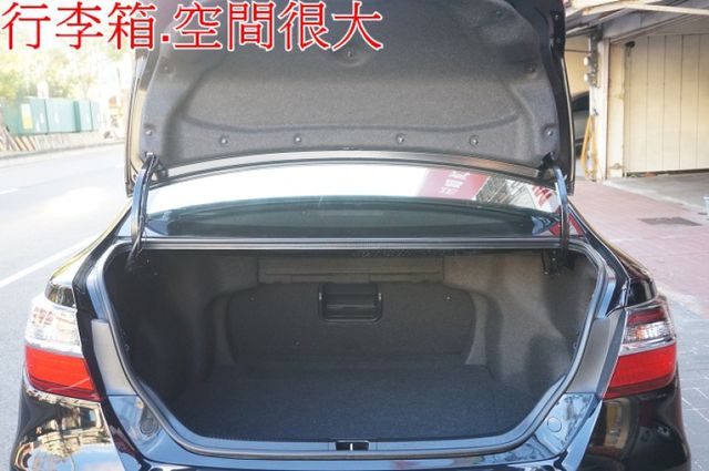 一手車.只跑3萬.全程原廠保養.全車100%原鈑件.車美如新.零頭款.可全額貸  第8張相片