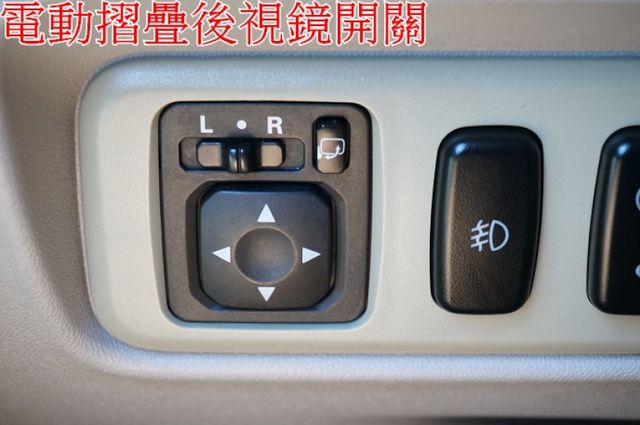 女用一手車.只跑5萬.里程保證.全車100%原版件.車美如新.零頭款.可全額貸  第20張相片