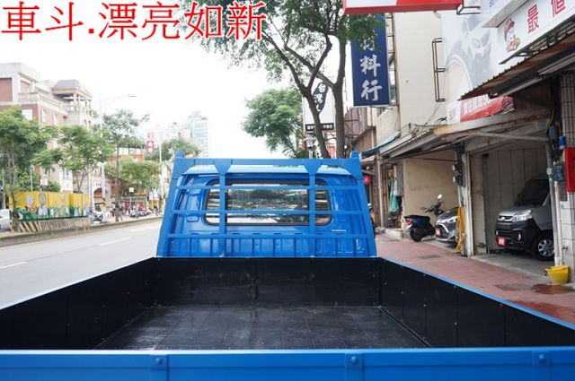 得利卡貨車(自排).一手車.只跑4萬.里程保證.全車100%原鈑件.車美如新.零頭款.可全額貸  第5張相片