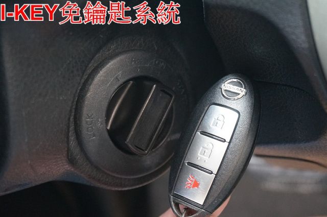 I-KEY.恆溫.盲點.藍芽.抬頭顯示器.女用一手車.只跑4萬.全車100%原鈑件.車美如新.零頭款.可全額貸  第14張相片