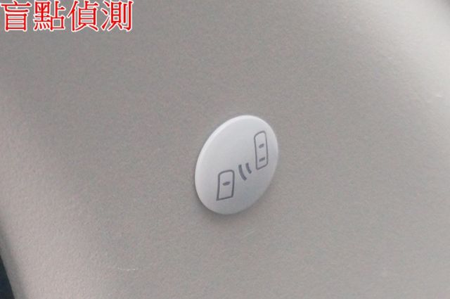 I-KEY.恆溫.盲點.藍芽.抬頭顯示器.女用一手車.只跑4萬.全車100%原鈑件.車美如新.零頭款.可全額貸  第16張相片