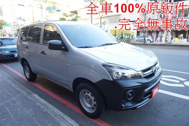 一手車.只跑2萬.里程保證.全車100%原版件.車美如新.零頭款.可全額貸  第2張相片