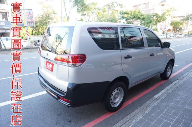 一手車.只跑2萬.里程保證.全車100%原版件.車美如新.零頭款.可全額貸  第4張相片