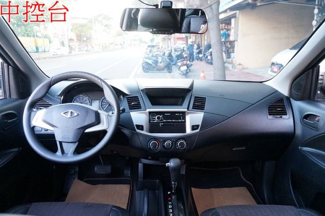 一手車.只跑2萬.里程保證.全車100%原版件.車美如新.零頭款.可全額貸  第5張相片