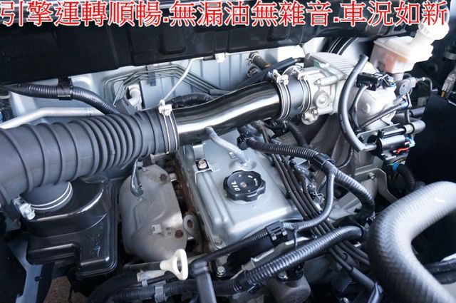 一手車.只跑2萬.里程保證.全車100%原版件.車美如新.零頭款.可全額貸  第11張相片