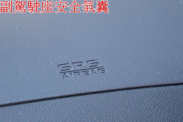 一手車.只跑2萬.里程保證.全車100%原版件.車美如新.零頭款.可全額貸  第17張相片