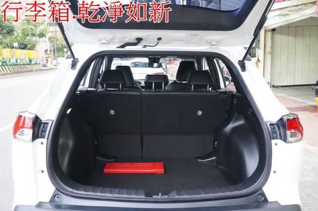 I-KEY.七氣囊.ACC跟車.Android Auto. Apple CarPlay.一手車.只跑3萬.100%原鈑件  第8張相片