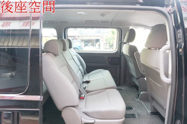 影音系統.八人座.一手車.只跑10萬.里程保證.全車100%原鈑件.車美如新.零頭款.可全額貸  第7張相片