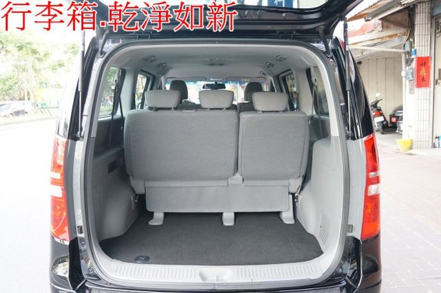 影音系統.八人座.一手車.只跑10萬.里程保證.全車100%原鈑件.車美如新.零頭款.可全額貸  第10張相片