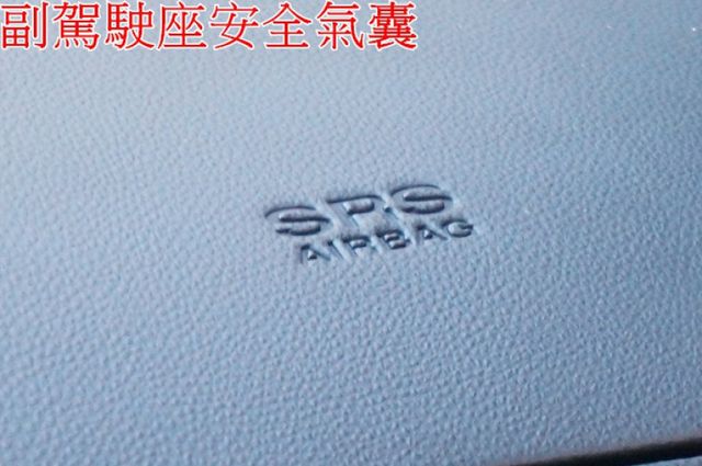 影音系統.八人座.一手車.只跑10萬.里程保證.全車100%原鈑件.車美如新.零頭款.可全額貸  第18張相片