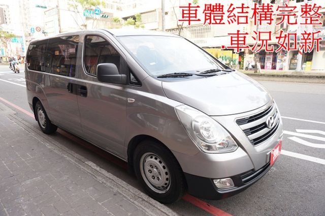 影音系統.九人座.只跑14萬.里程保證.車體結構完整.車美如新.保證一看就會喜歡.零頭款.可全額貸  第2張相片