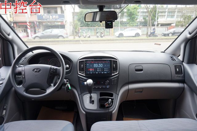 影音系統.九人座.只跑14萬.里程保證.車體結構完整.車美如新.保證一看就會喜歡.零頭款.可全額貸  第5張相片