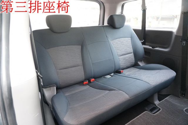 影音系統.九人座.只跑14萬.里程保證.車體結構完整.車美如新.保證一看就會喜歡.零頭款.可全額貸  第8張相片