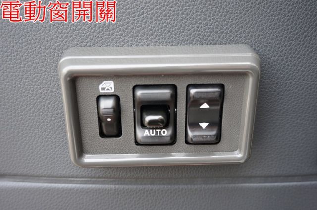 得利卡貨車(自排).一手車.只跑9千.里程保證.全車100%原鈑件.車美如新.原廠保固中.零頭款.可全額貸  第18張相片