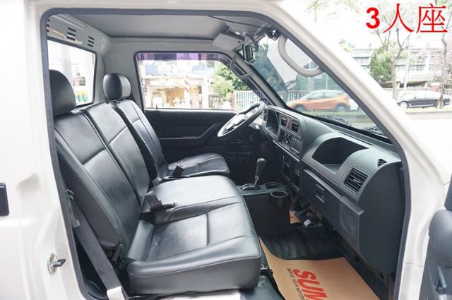 得利卡貨車(自排.電動尾門).一手車.只跑5萬.里程保證.全車100%原鈑件.車美如新.零頭款.可全額貸  第9張相片