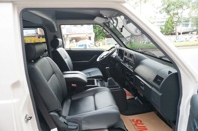 得利卡廂車.2人座.一手車.只跑5萬.全程原廠保養.全車100%原鈑件.車美如新.零頭款.可全額貸  第7張相片