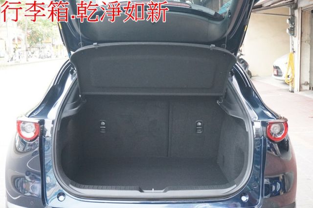 頂級型.一手車.只跑5萬.全程原廠保養.全車100%原鈑件.車美如新.零頭款.可全額貸  第8張相片