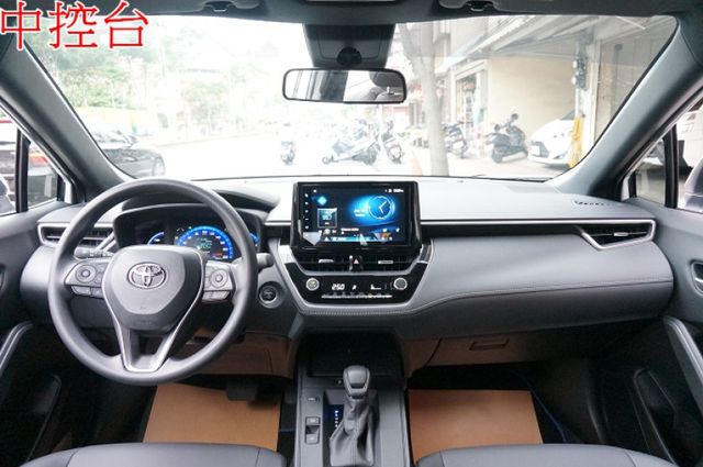 油電版.2026年式.LED頭燈.一手車.只跑4千.全車100%原鈑件.車美如新.原廠保固中.零頭款.可全額貸  第5張相片
