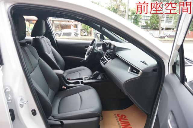 油電版.2026年式.LED頭燈.一手車.只跑4千.全車100%原鈑件.車美如新.原廠保固中.零頭款.可全額貸  第6張相片