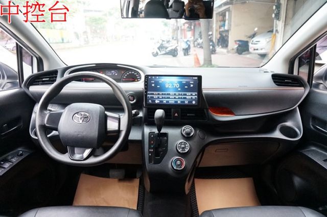 影音系統.一手車.只跑4萬.全車100%原鈑件.車美如新.原廠保固中.零頭款.可全額  第5張相片