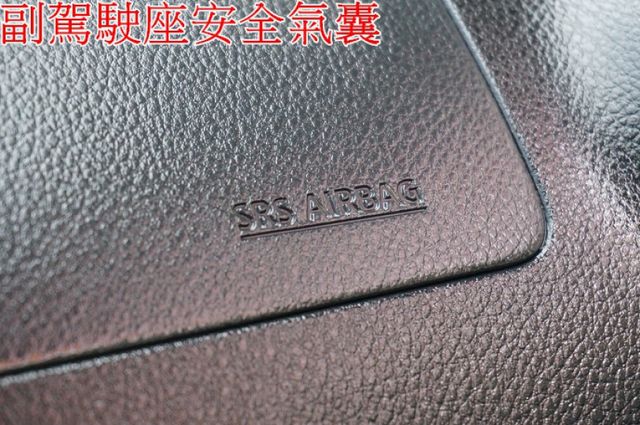 一手車.只跑4萬.里程保證.全車100%原鈑件.車美如新.零頭款.可全額  第16張相片