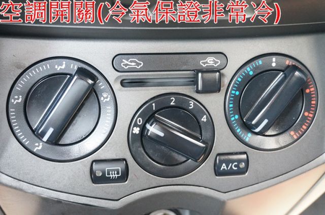 一手車.只跑4萬.里程保證.全車100%原鈑件.車美如新.零頭款.可全額  第19張相片