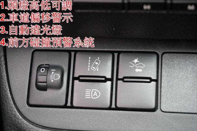 影音.八氣囊.車道偏移.前車碰撞預警.一手車.只跑4萬.全車100%原鈑件.車美如新.原廠保固中.零頭款.可全額  第17張相片