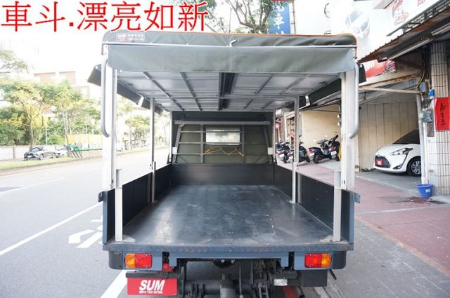得利卡貨車(自排).電動尾門.五面蓬.一手車.只跑4千.全車100%原鈑件.車美如新.原廠保固中.零頭款.可全額貸  第6張相片