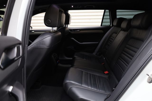 330TSI RL版 30 Million Edition 一手車 原鈑件 跑8.2萬公里 原廠保養 里程保證  第9張相片
