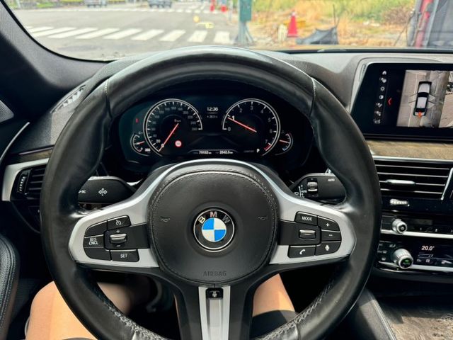 M版 車美 配備好 內外氣氛漂亮 沒有煙味 原鈑件 跑7.9萬公里 定期保養 里程保證 保養紀錄有留  第10張相片