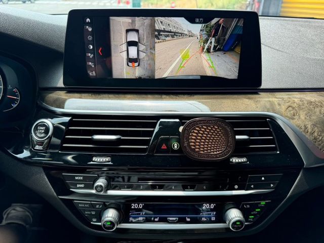 M版 車美 配備好 內外氣氛漂亮 沒有煙味 原鈑件 跑7.9萬公里 定期保養 里程保證 保養紀錄有留  第11張相片