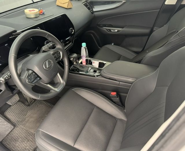 菁英版 一手車 原鈑件 跑2.2萬公里 原廠保養 里程保證 新車保固中  第3張相片