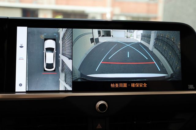 皇家版 2.4油電渦輪  一手車 原鈑件 跑2.9萬公里 原廠保養 里程保證 新車保固中  第19張相片