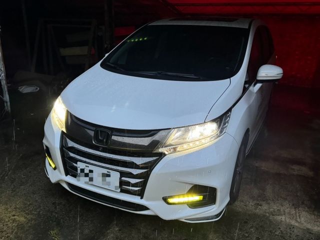 雙電動滑門/智慧安全跟車系統/原鈑件/跑7.7萬公里/定期保養/里程保證/四顆輪胎剛換九成新  第1張相片