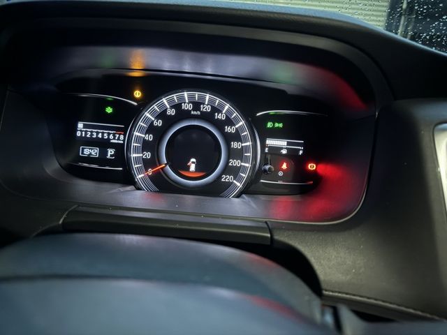 雙電動滑門/智慧安全跟車系統/原鈑件/跑7.7萬公里/定期保養/里程保證/四顆輪胎剛換九成新  第6張相片